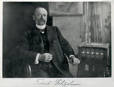 Portrait photo of Friedrich Delitzsch. Photo: Rudolf Dührkoop. Wikimedia Commons.